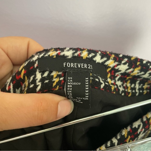 Forever 21 Houndstooth Belted Mini Skirt Academia-Style size Medium - Picture 7 of 9